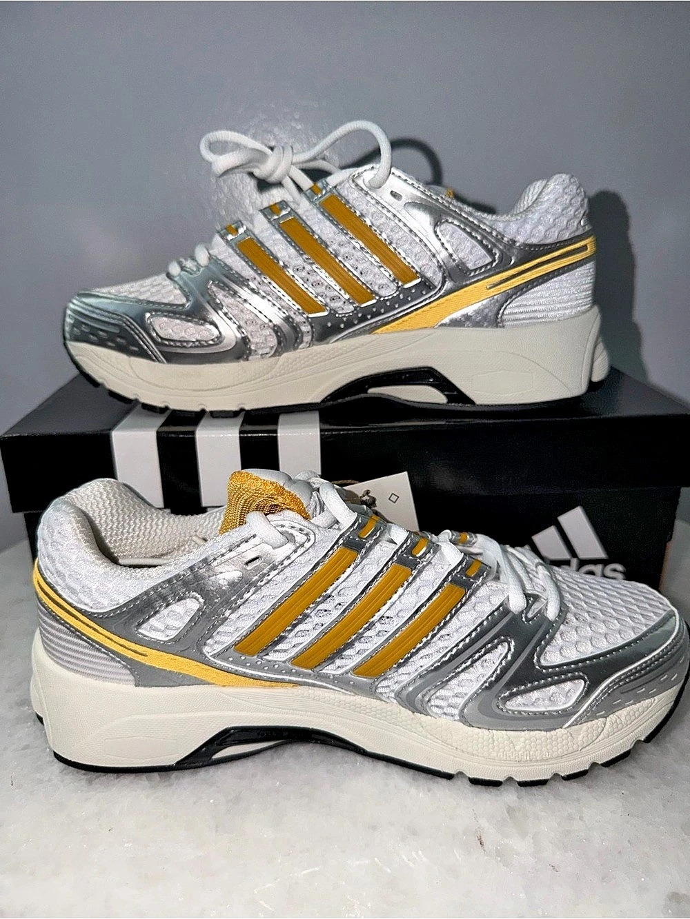 adidas Adistar XLG 2.0 women Sneakers White & Gray US 7.5 NWT